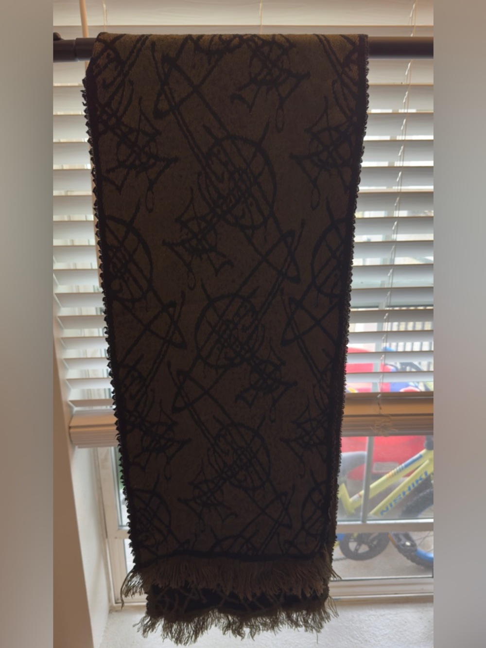 100% Authentic Vivienne Westwood Graffiti Orb Wool Blend Scarf - Made in Italy - Picture 5 of 7